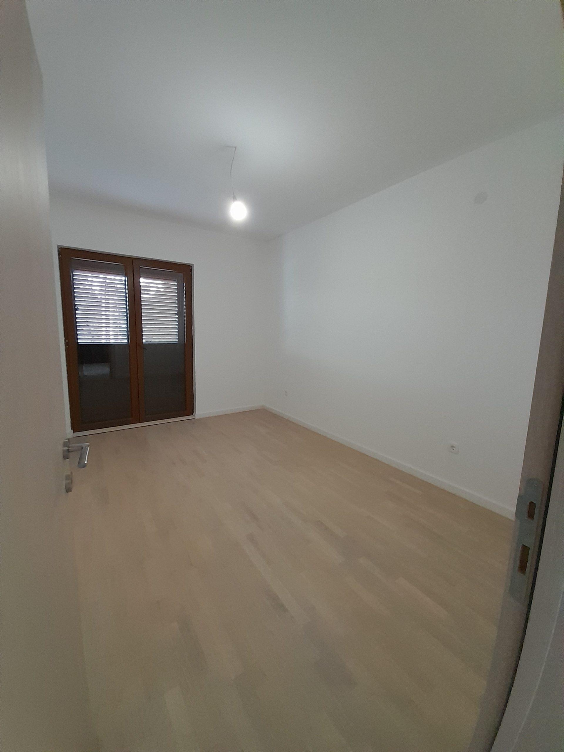 apartment-with-3-bedrooms-in-tivat-near-the-center