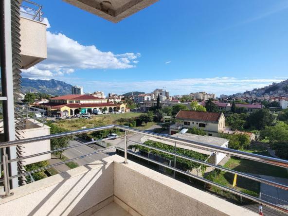 Family apartment with 3 bedrooms in Budva