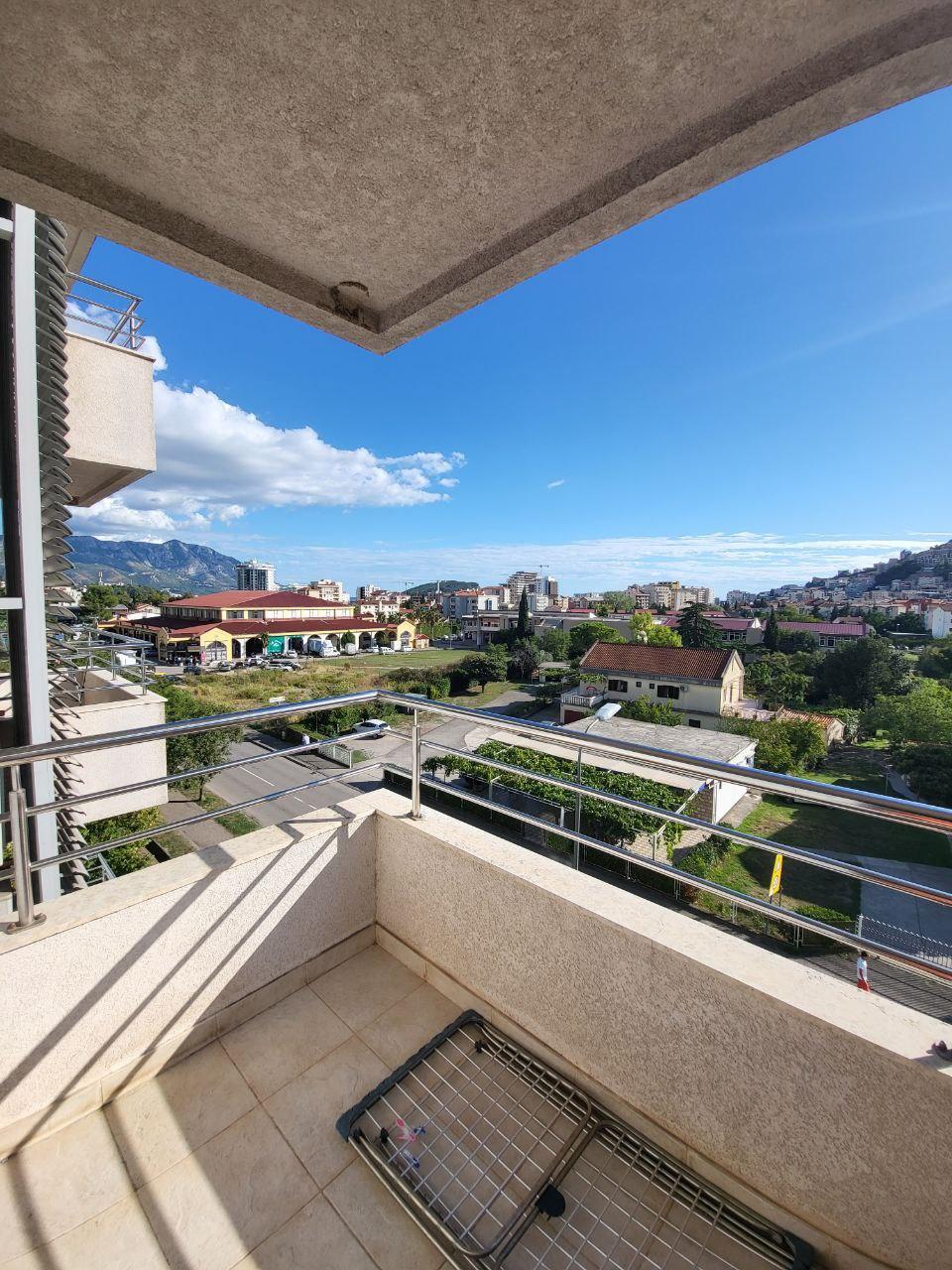 Family apartment with 3 bedrooms in Budva