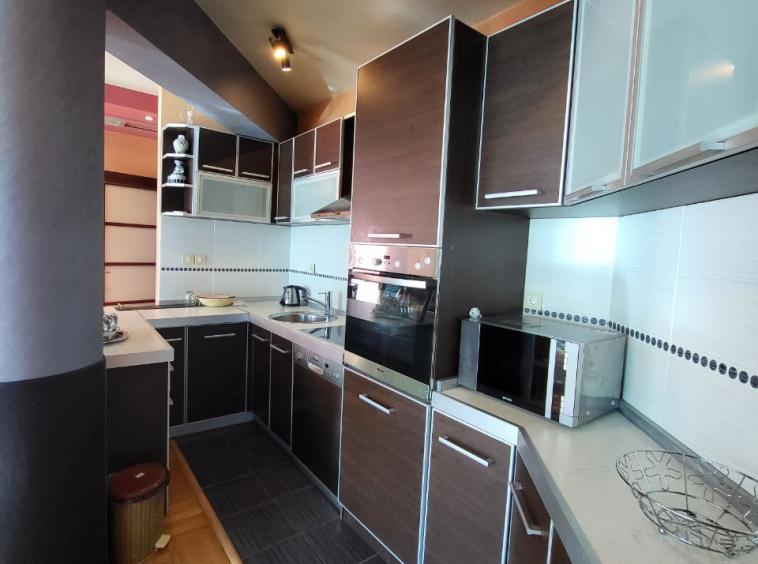 Family apartment with 3 bedrooms in Budva