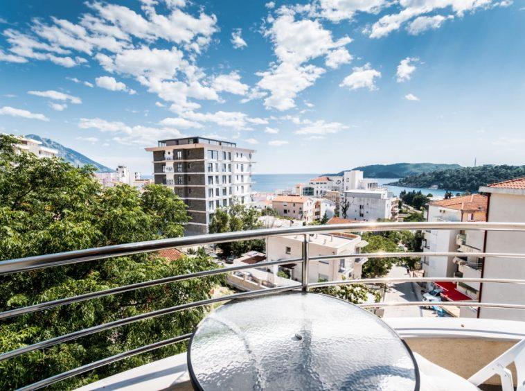 buy apartment in becici