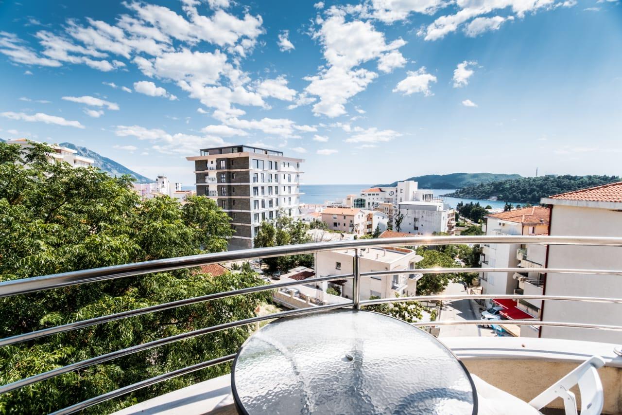 buy apartment in becici