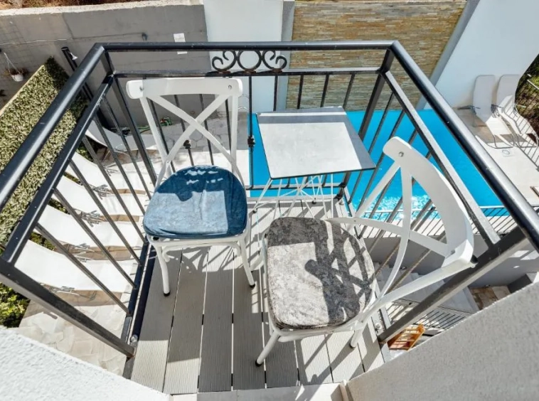 Sale of an operating hotel in the region of Herceg Novi. Magnificent location, first line to the sea, just 50 meters to the equipped beach.