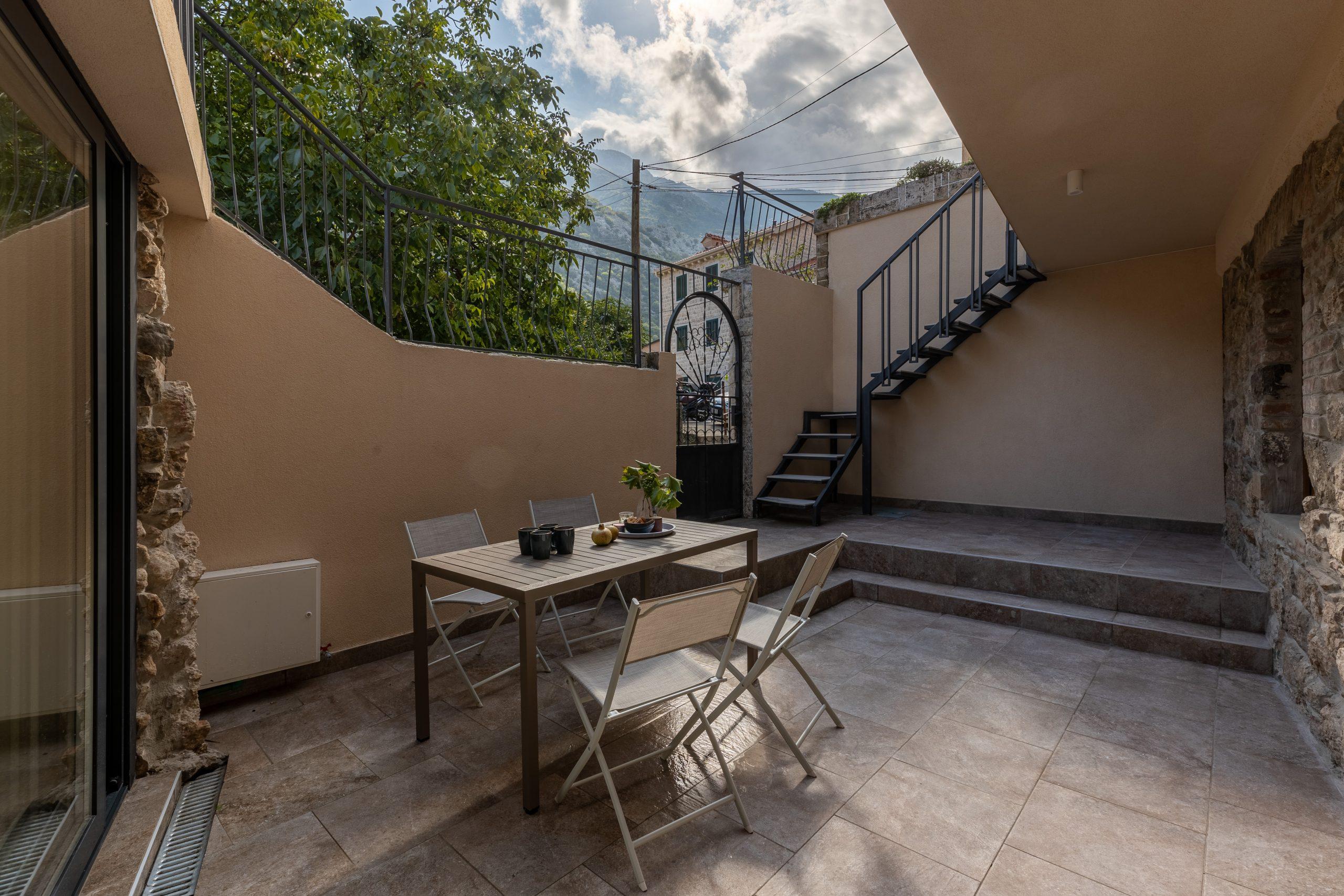 buy villa in Kotor